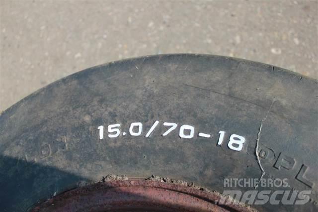  18 15.0/70-18 Tyres, wheels and rims