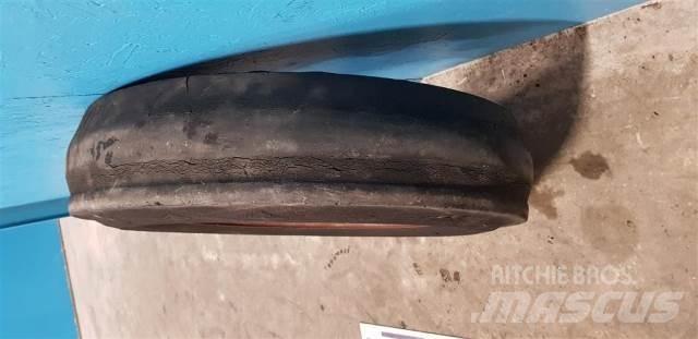  18 7.50-18 Tyres, wheels and rims