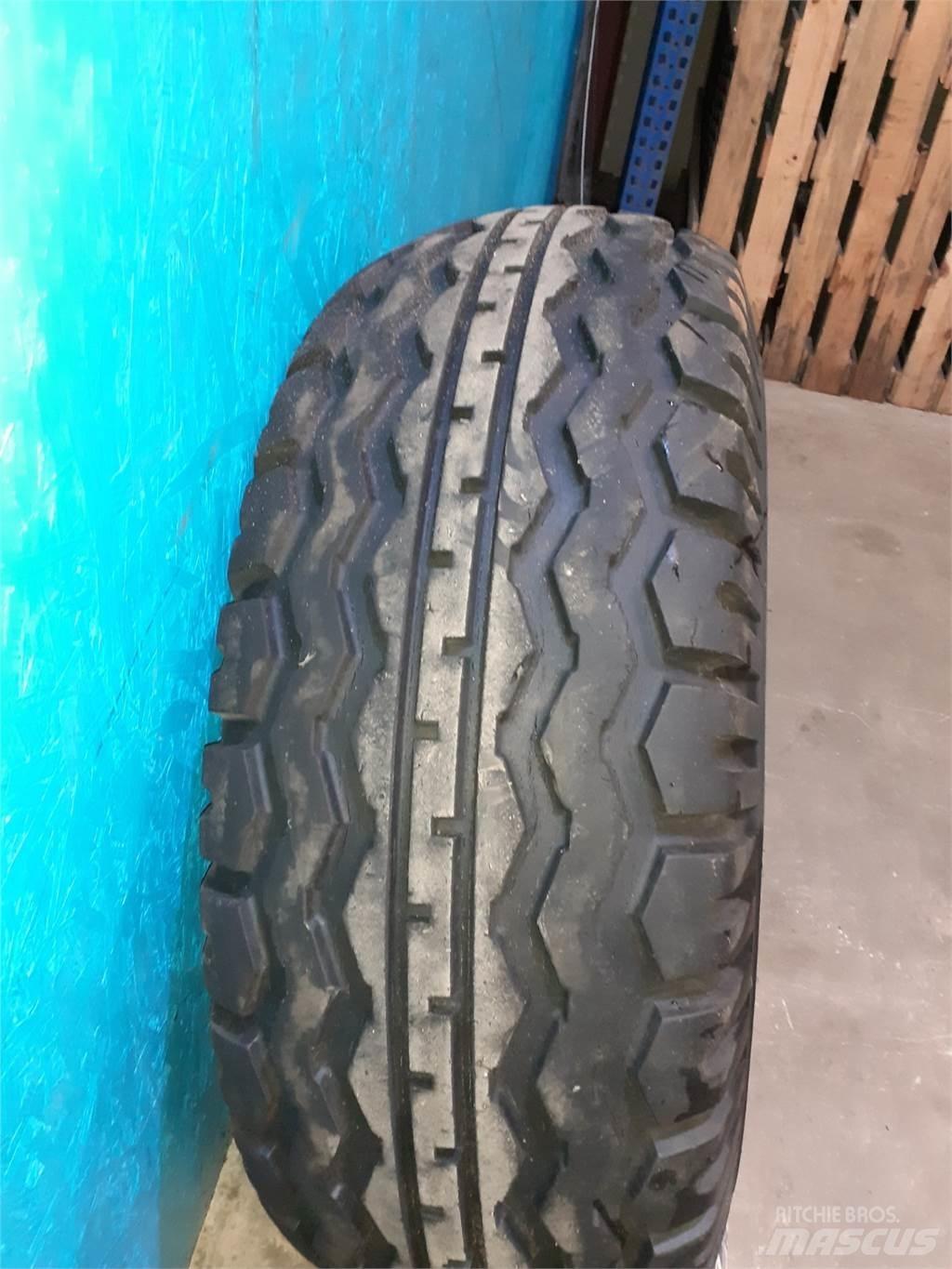  20 16.0/70-20 Tyres, wheels and rims