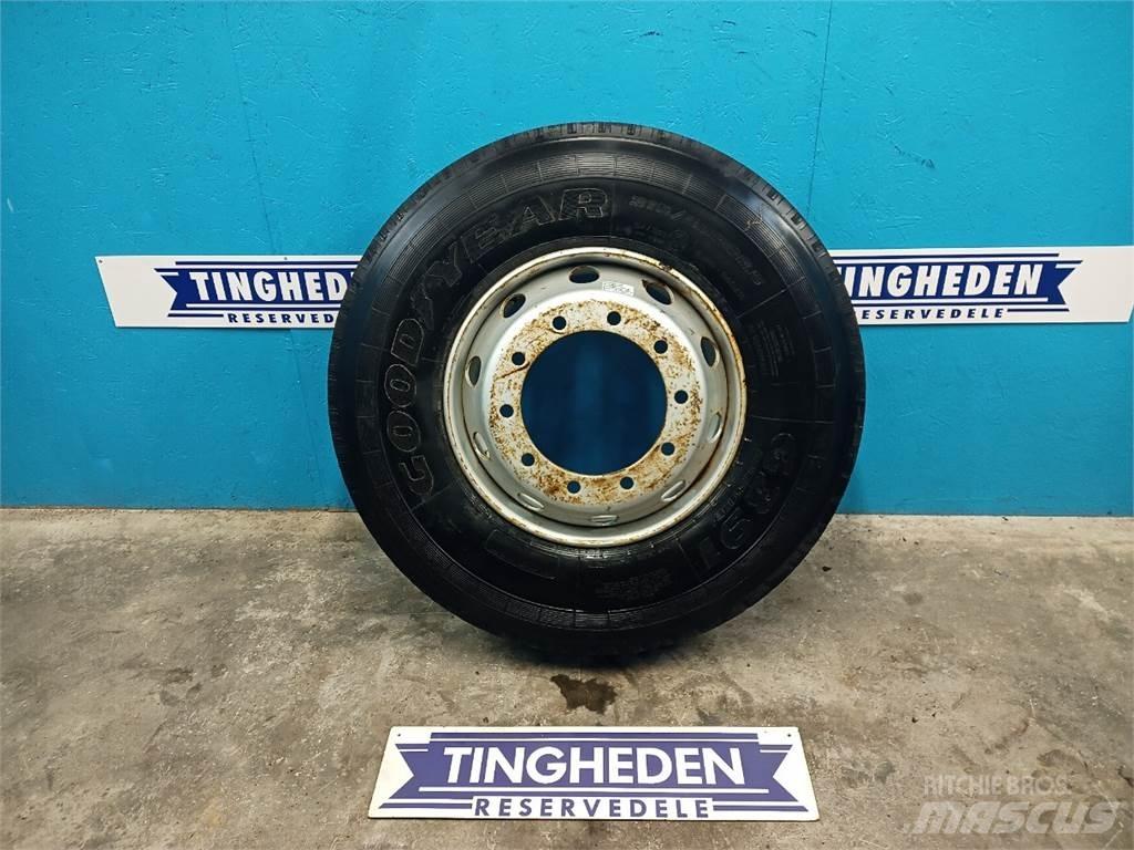  22.5 315/80-22.5 Tyres, wheels and rims