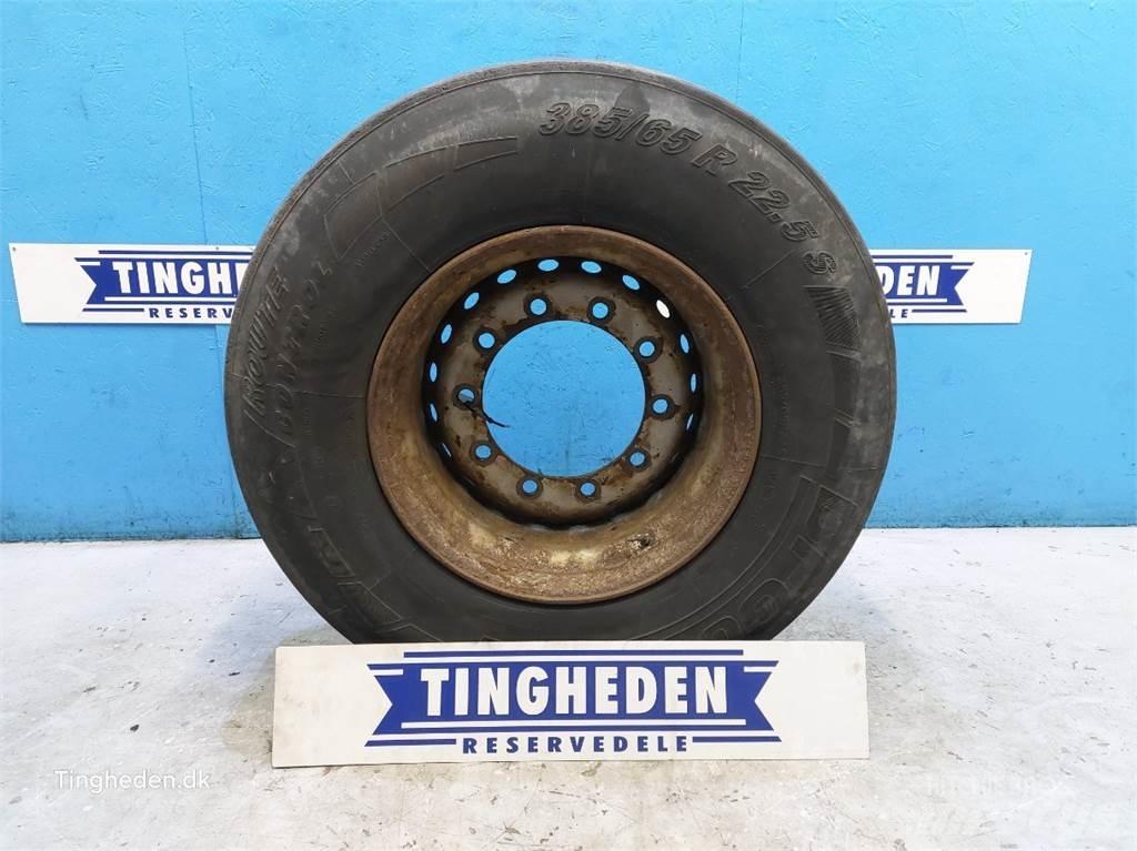  22.5 385/65-22.5 Tyres, wheels and rims