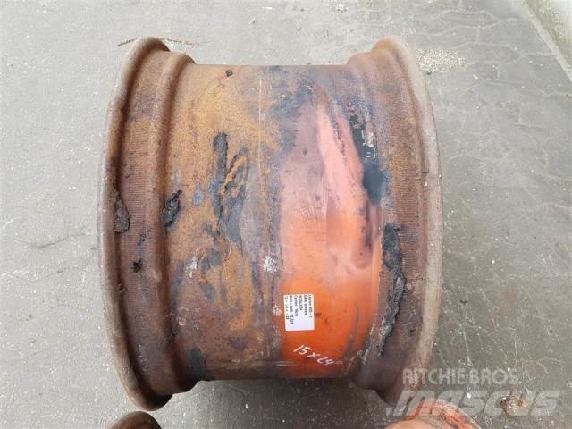  24 W15LX24 Tyres, wheels and rims