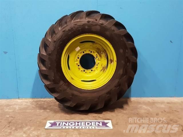  26 16.9/14-26 Tyres, wheels and rims