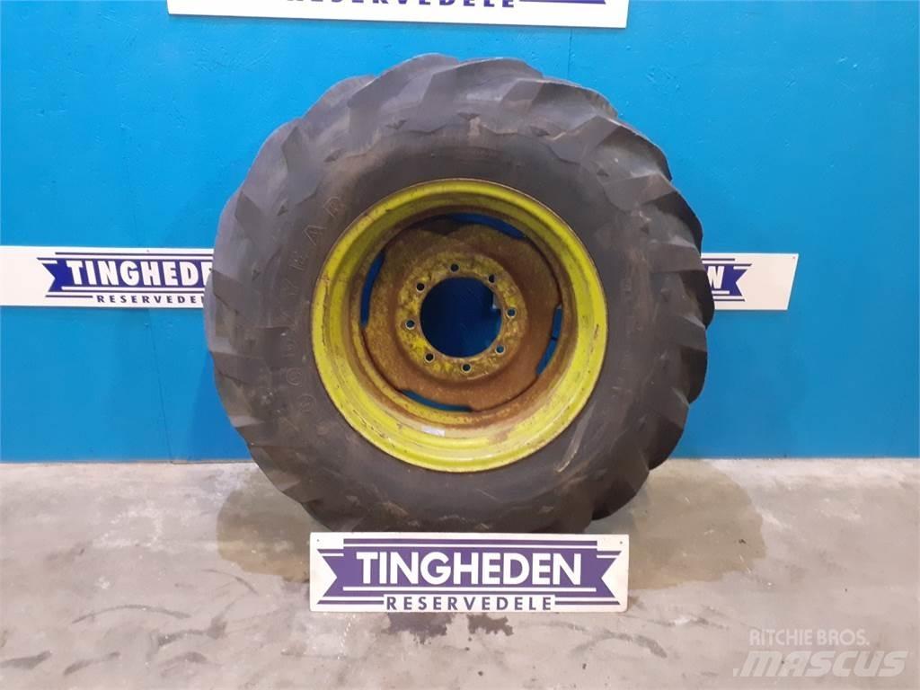  26 16.9/14-26 Tyres, wheels and rims