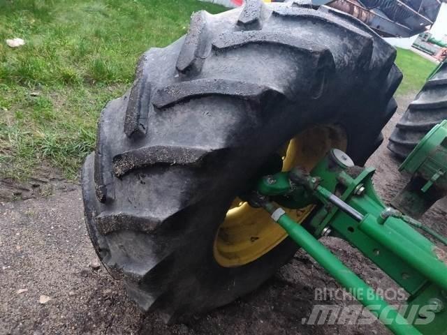  26 16.9R26 Tyres, wheels and rims