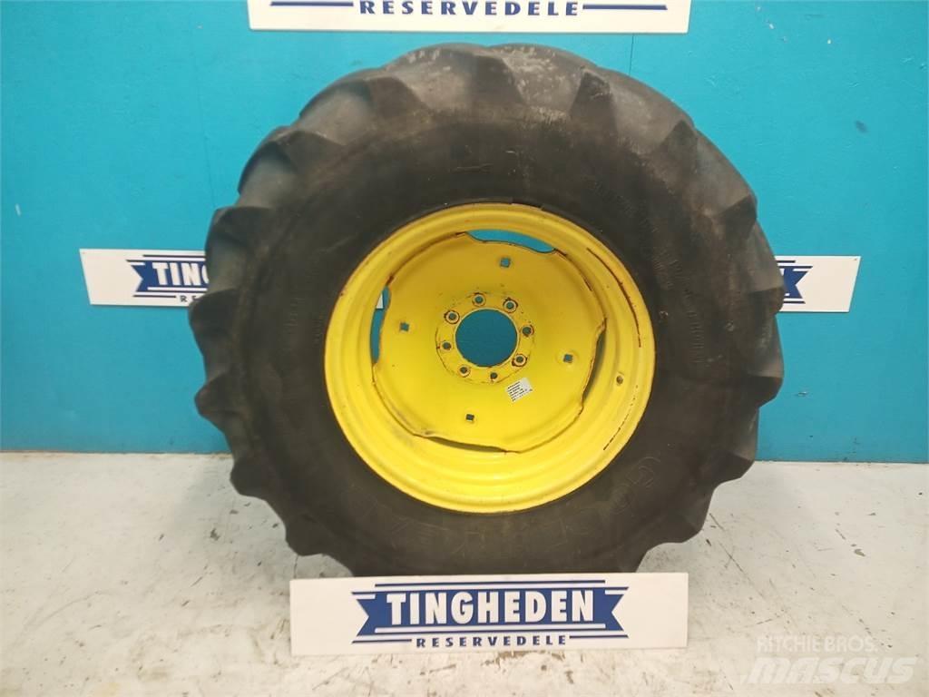  26 16.9R26 Tyres, wheels and rims