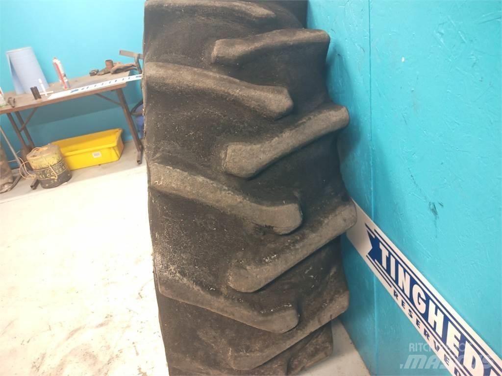  26 18.4-26 Tyres, wheels and rims