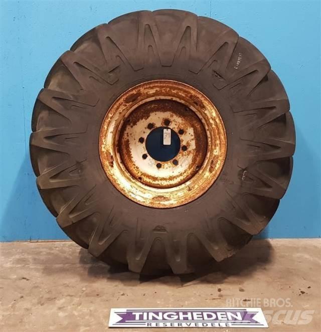  26 23.1-26 Tyres, wheels and rims