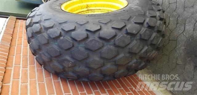  26 23.1-26 Tyres, wheels and rims