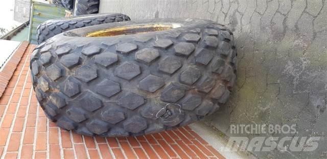  26 23.1-26 Tyres, wheels and rims