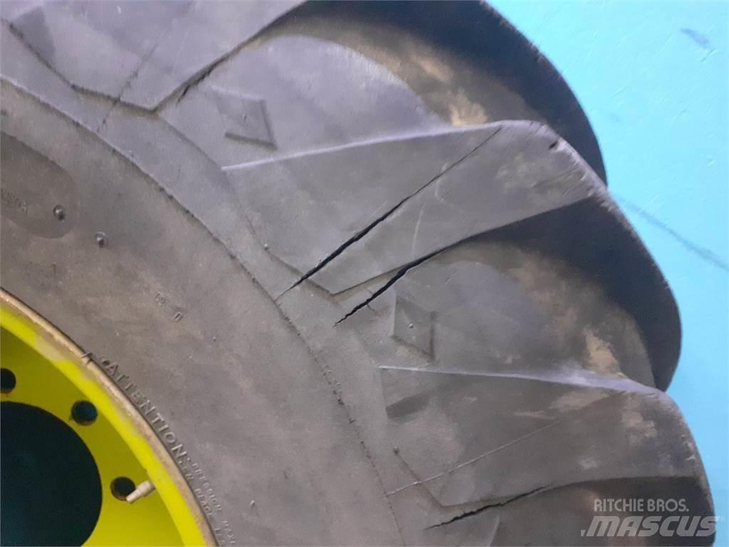  26 23.1-26 Tyres, wheels and rims