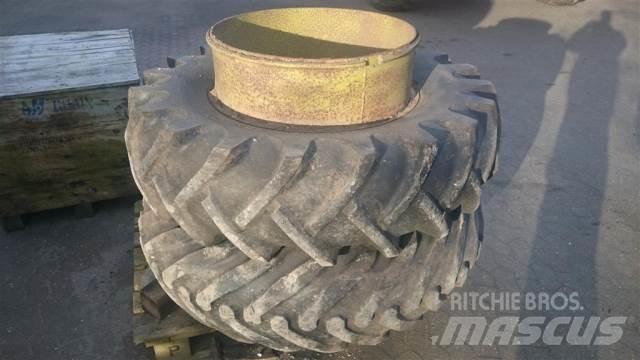  28 14.9/13-28 Tyres, wheels and rims
