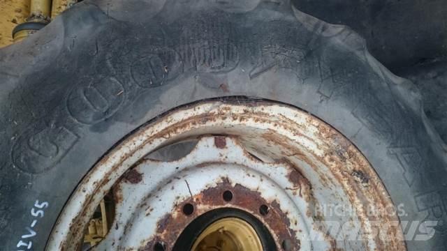  28 16.9R28 Tyres, wheels and rims