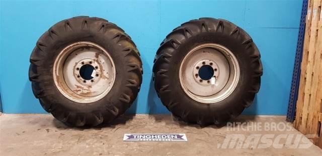  30 18.4/15-30 Tyres, wheels and rims