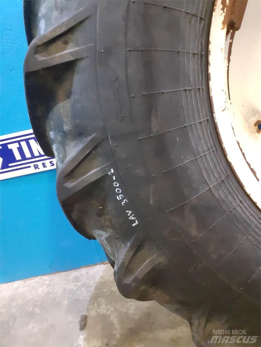  30 18.4/15-30 Tyres, wheels and rims