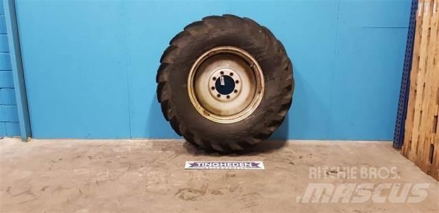  30 18.4-30 Tyres, wheels and rims