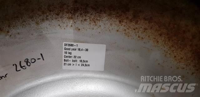  30 18.4-30 Tyres, wheels and rims
