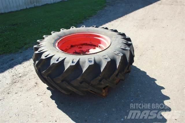  30 18.4-30 Tyres, wheels and rims