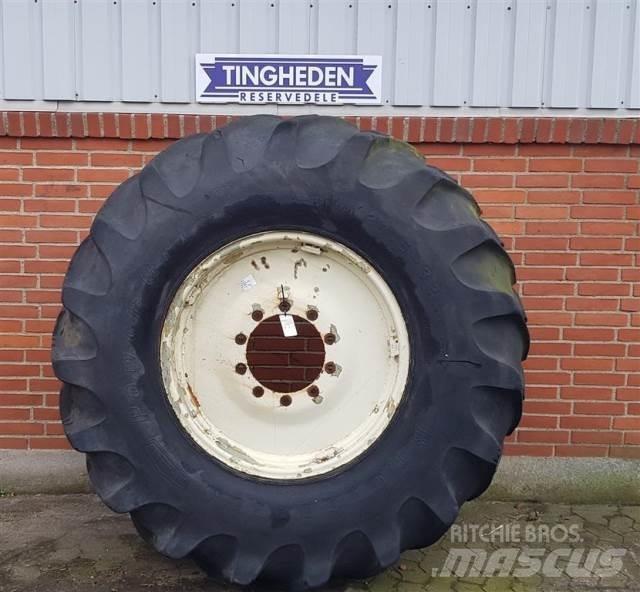  32 24.5-32 Tyres, wheels and rims