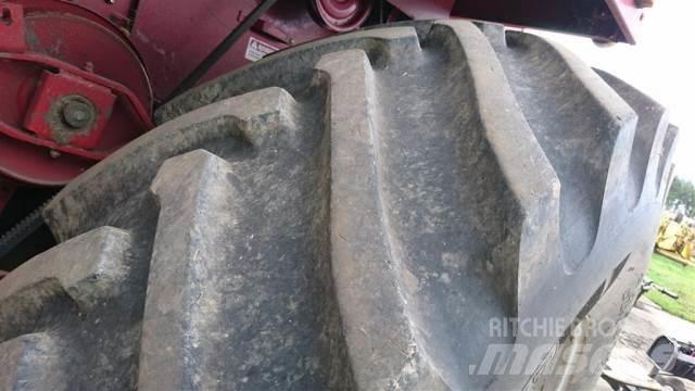  32 24.5-32 Tyres, wheels and rims