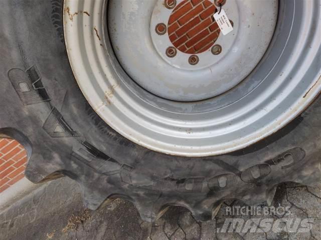  32 800/65R32 Tyres, wheels and rims
