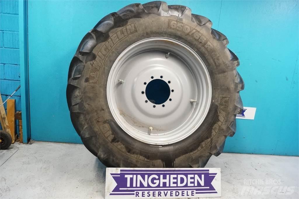  42 650/65R42 Tyres, wheels and rims