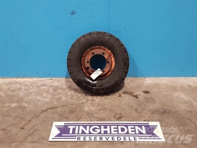 9 7.00-9 Tyres, wheels and rims