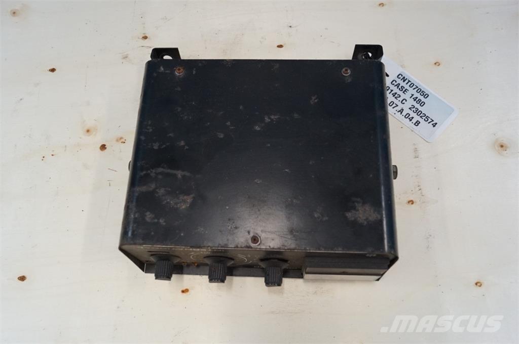 CASE 1480 Electronics