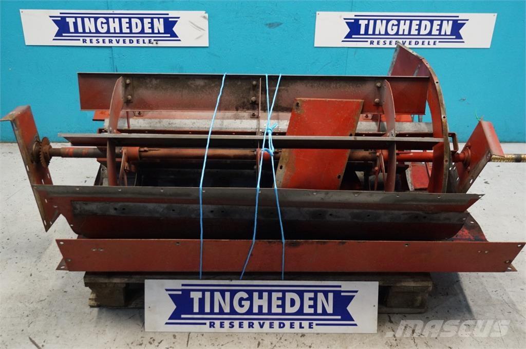 CASE 1680 Sand and salt spreaders