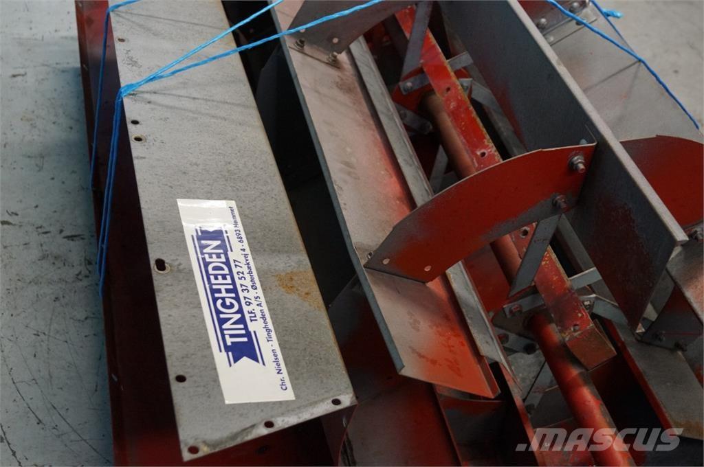 CASE 1680 Sand and salt spreaders