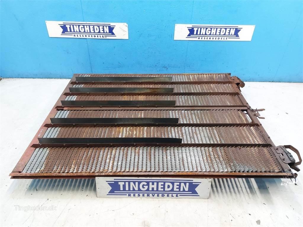 CASE 2388 Sand and salt spreaders