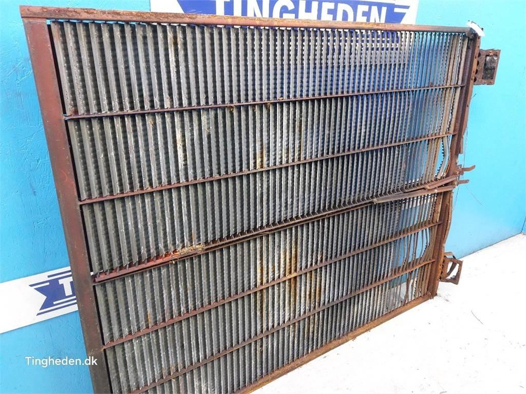 CASE 2388 Sand and salt spreaders