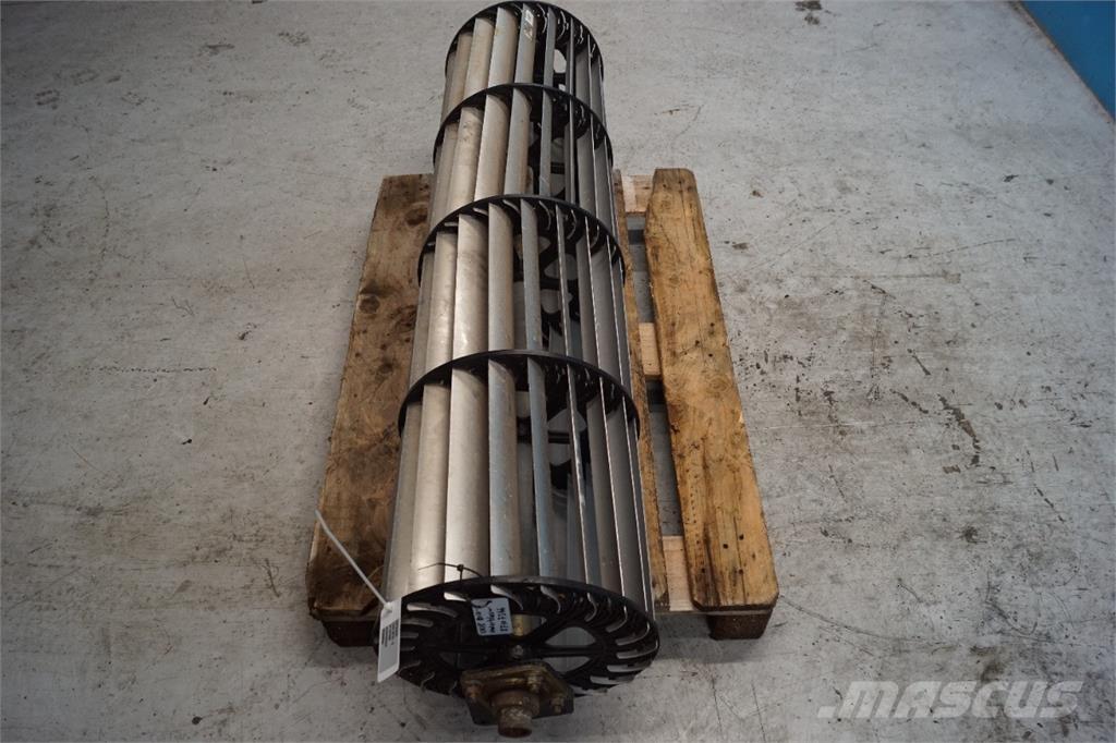 CASE 8010 Sand and salt spreaders