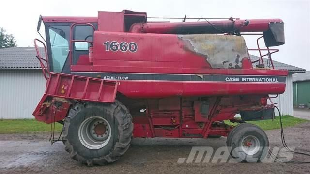 Case IH 1660 Combine harvesters