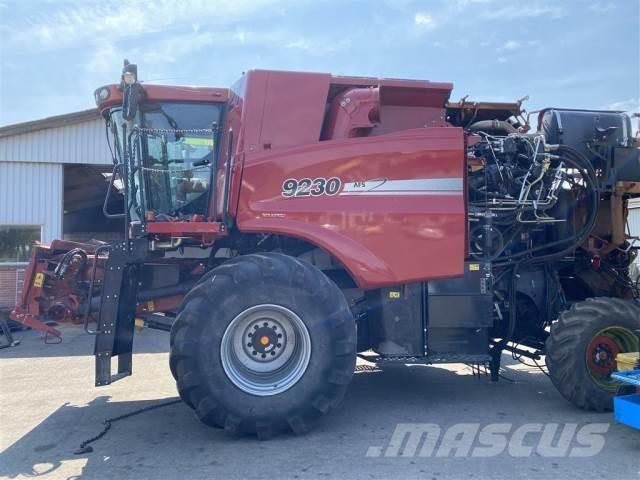 Case IH 9230 Combine harvesters