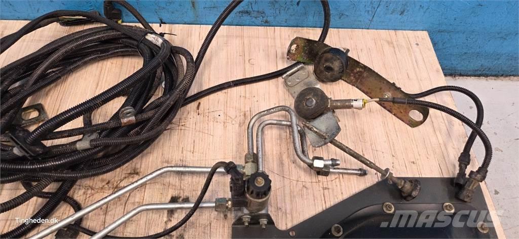 CLAAS Lexion 600 Combine harvester spares & accessories