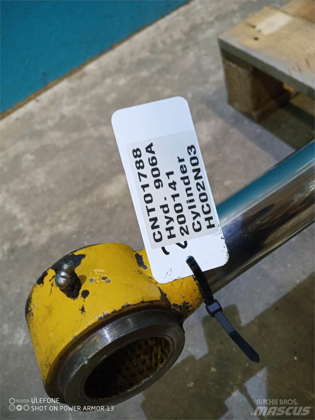 Hydrema 906A TLB's