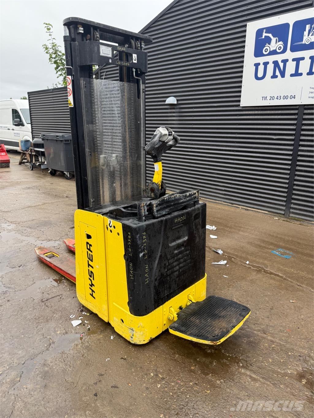 Hyster S1.5 Hand pallet stackers