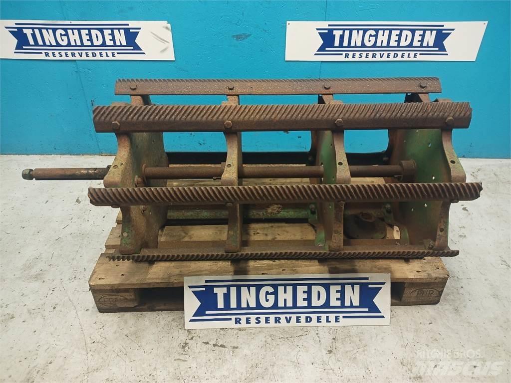 John Deere 1042 Combine harvester spares & accessories