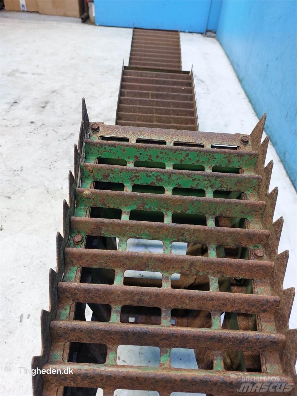 John Deere 1042 Combine harvester spares & accessories