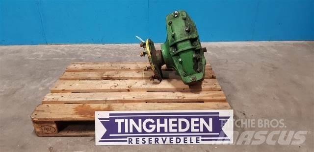 John Deere 1065 Combine harvester spares & accessories