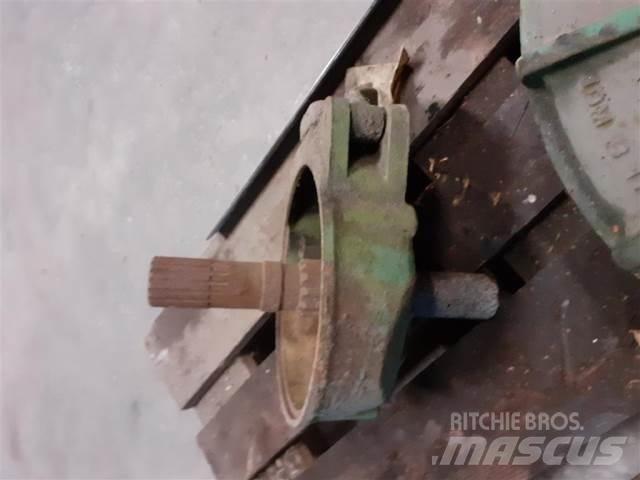 John Deere 1065 Combine harvester spares & accessories