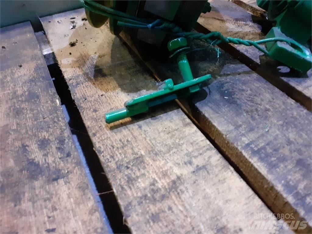 John Deere 1075 Combine harvester spares & accessories