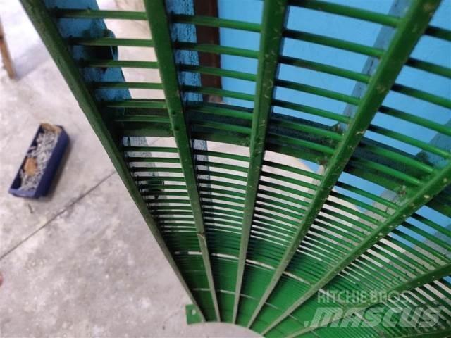John Deere 1085 Combine harvester spares & accessories