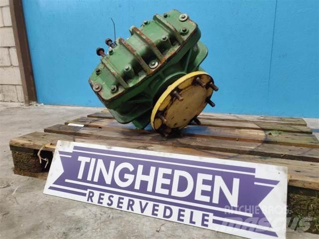John Deere 1085 Combine harvester spares & accessories