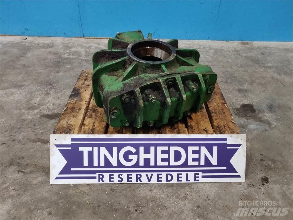 John Deere 1085 Combine harvester spares & accessories