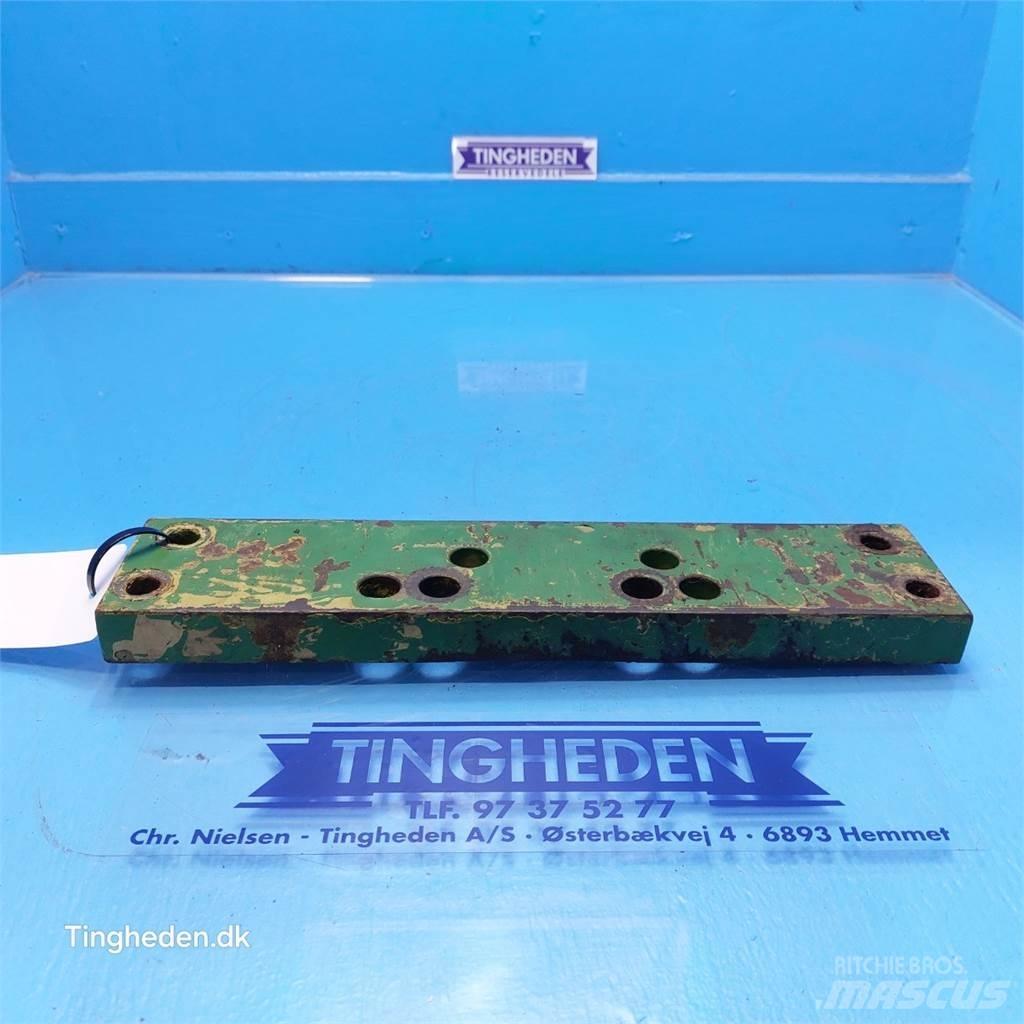 John Deere 3350 Other tractor accessories