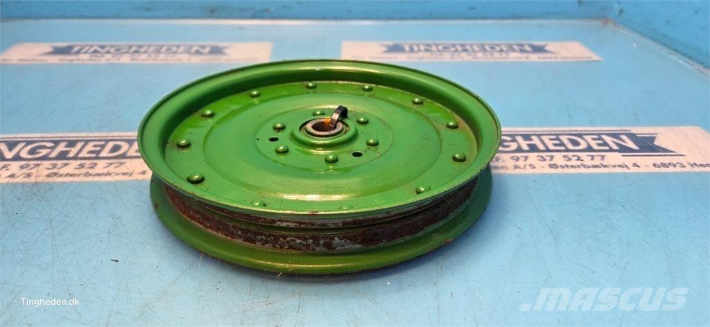 John Deere 625R Combine harvester spares & accessories