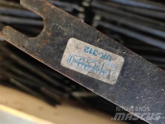 John Deere 818 Combine harvester spares & accessories