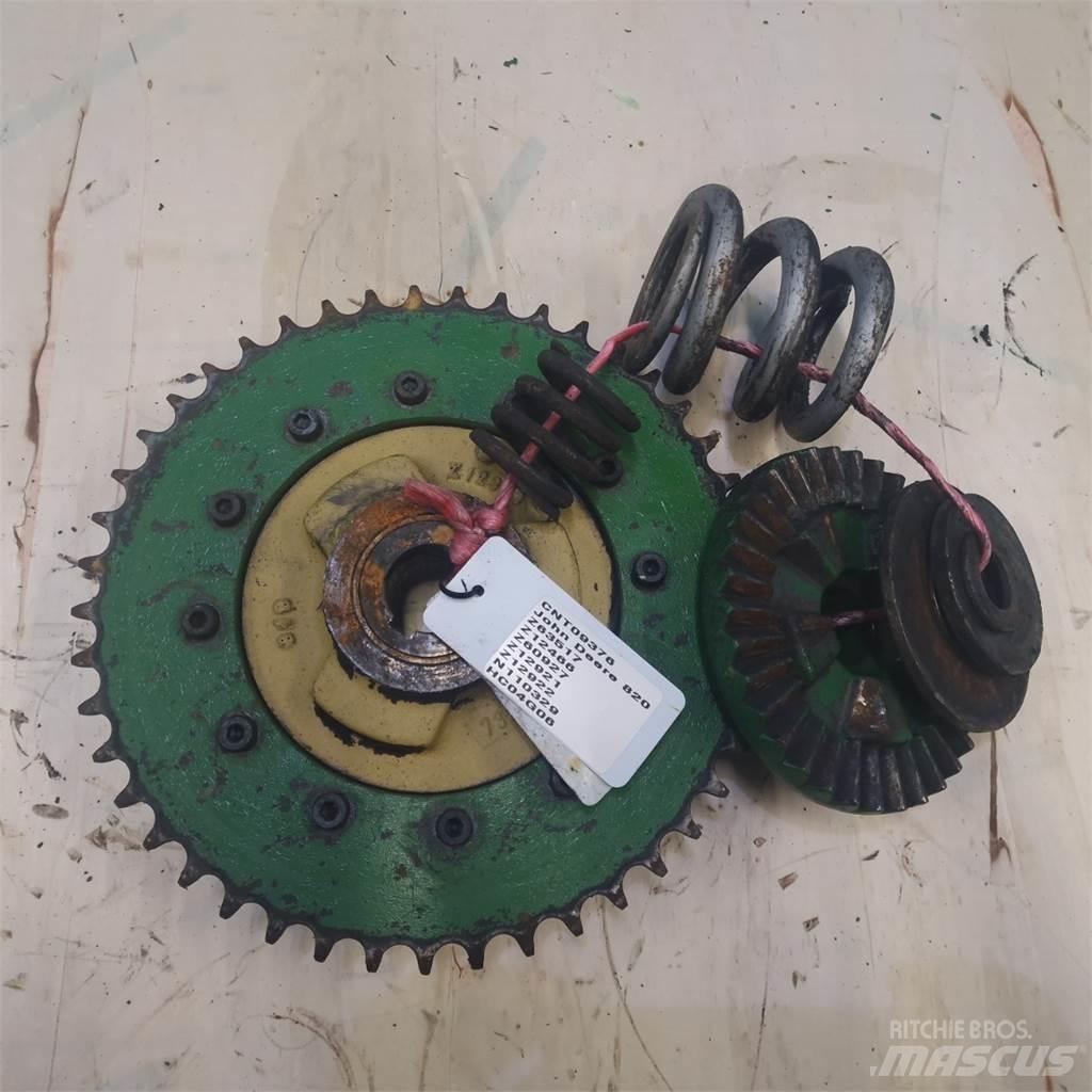 John Deere 820 Combine harvester spares & accessories